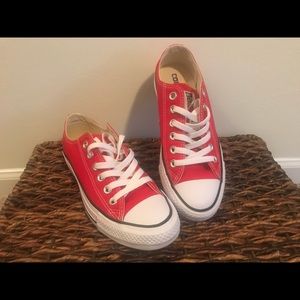 Converse All Stars. Men’s 5/Women’s 7